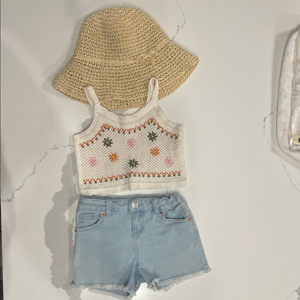 GAP Beige Crochet Hat, Zara crop crochet top, Cat&Jack shorts jeans.